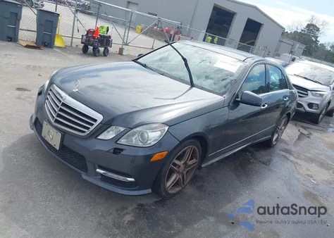 2013 Mercedes-Benz E 550 4Matic из США, поврежденный, VIN WDDHF9BB2DA679201